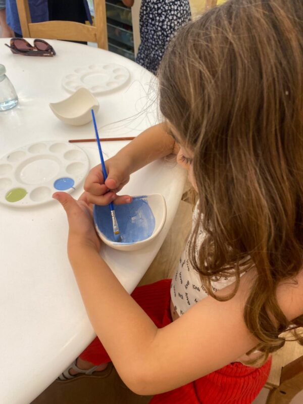 pintar ceràmica segons el teu mood a La Pintoràmica Barcelona